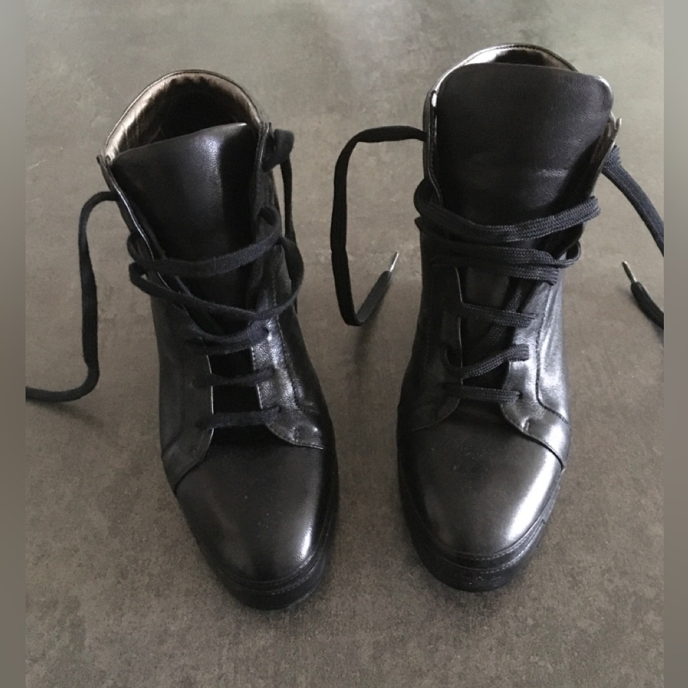 AF Vandervost Booty Heel - Picture 3 of 7